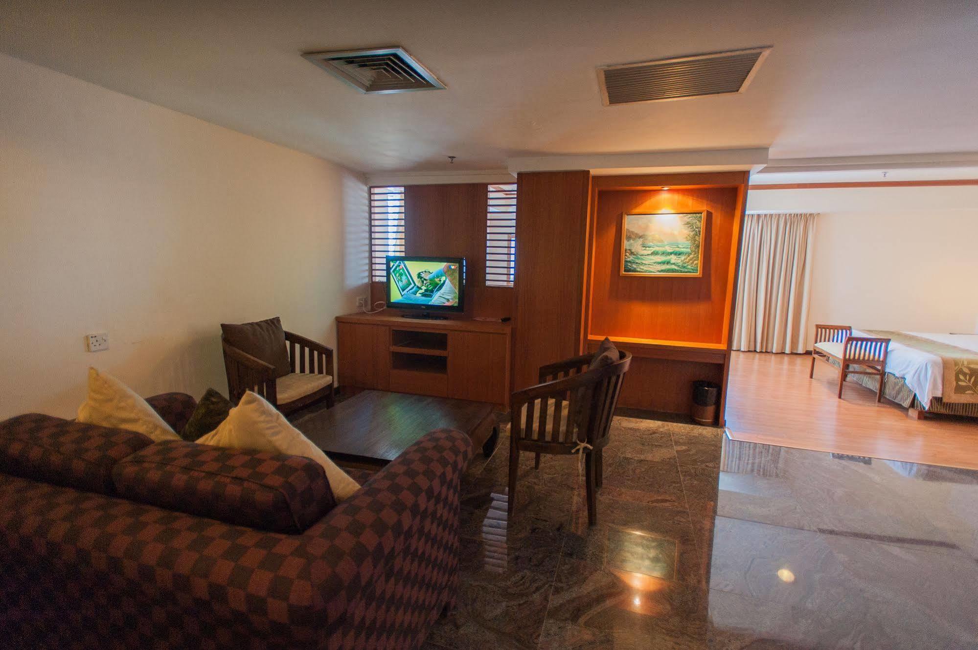 Kemena Plaza Hotel Bintulu Exteriör bild